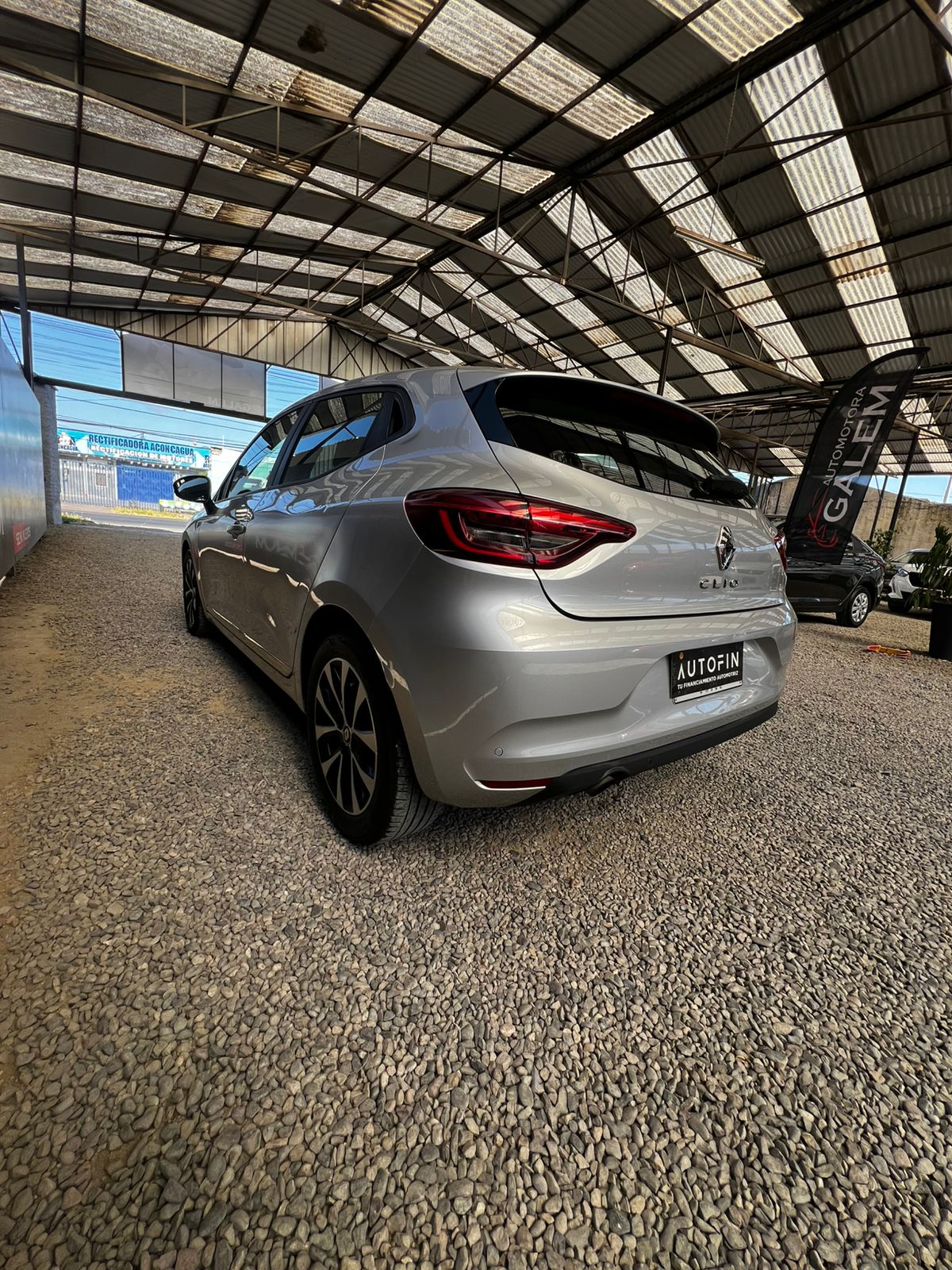 WhatsApp Image 2025-11-10 at 16.37.47 (1)