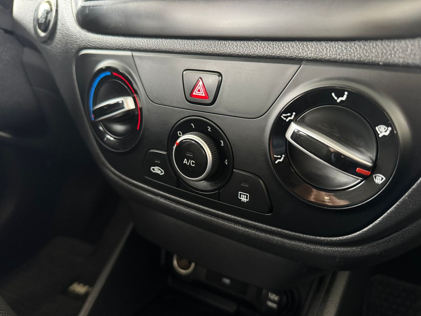 WhatsApp Image 2025-11-28 at 14.11.23 (1)